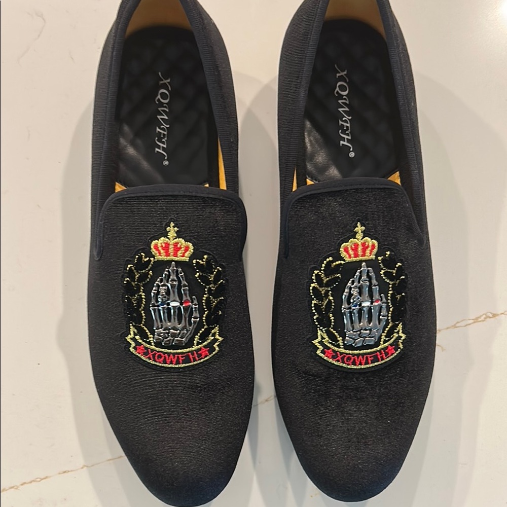 Black Embroidered Men's Loafers